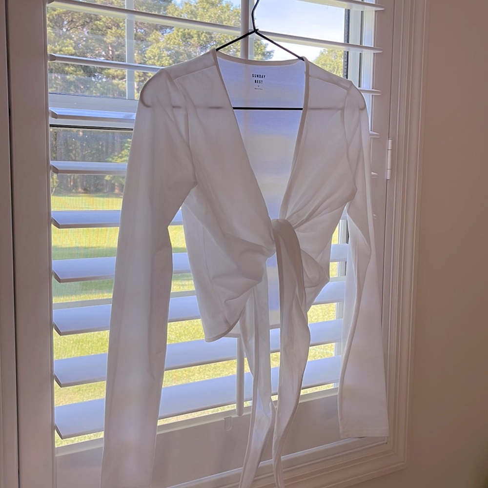 Aritzia Sunday best white wrap crop top